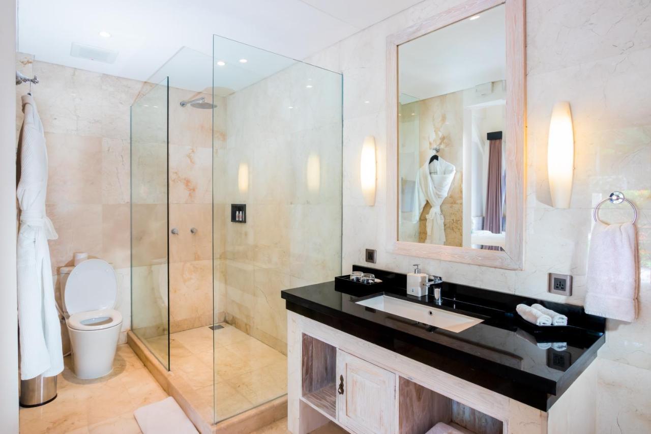 Montigo Resorts Seminyak Exterior foto A modern bathroom