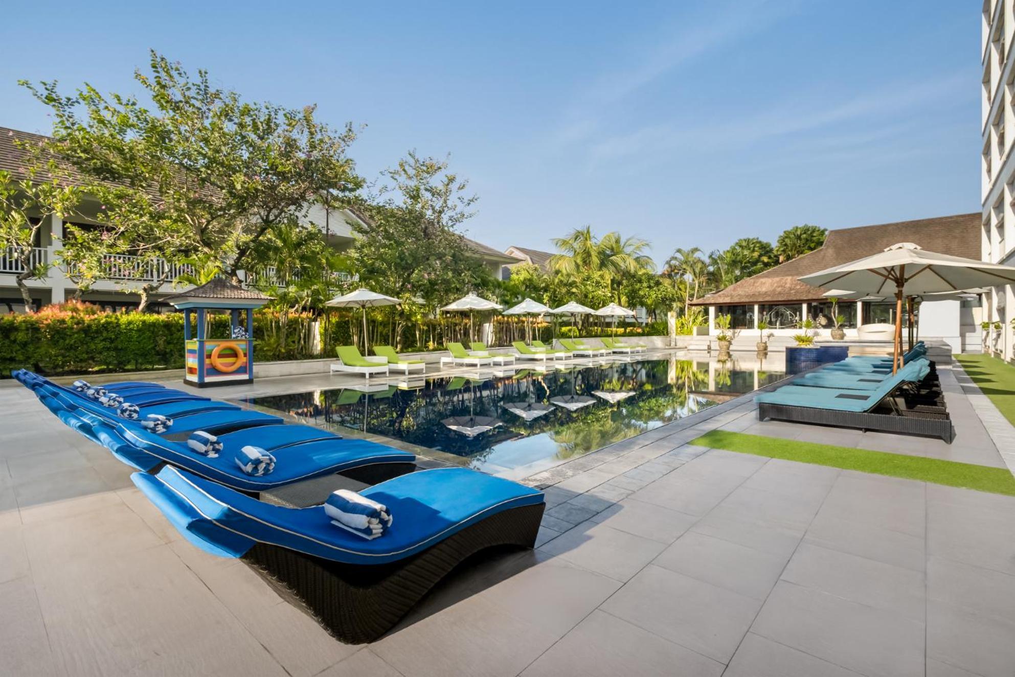 Montigo Resorts Seminyak Exterior foto The swimming pool at the hotel