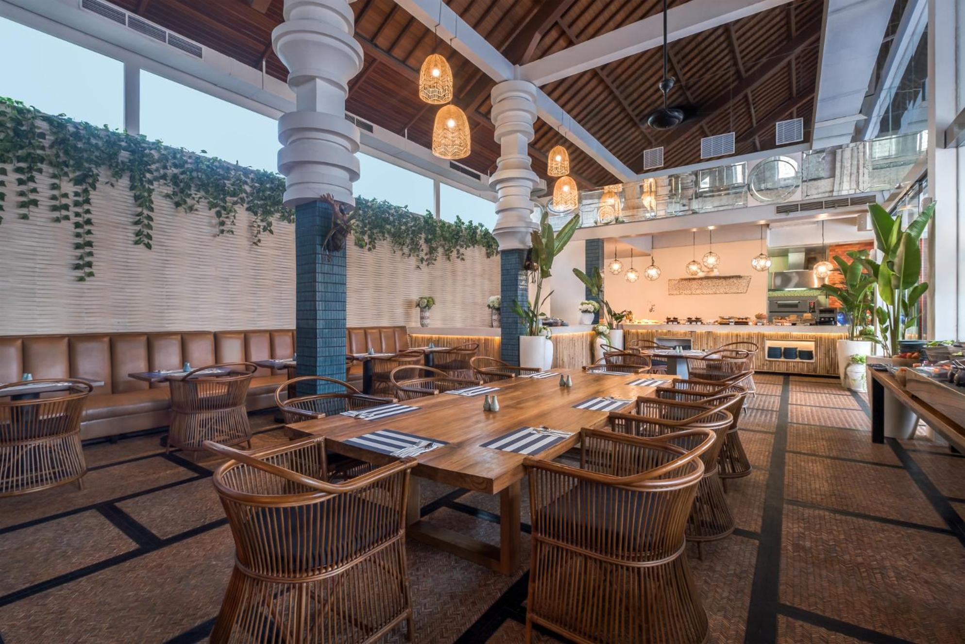 Montigo Resorts Seminyak Exterior foto The interior of the restaurant